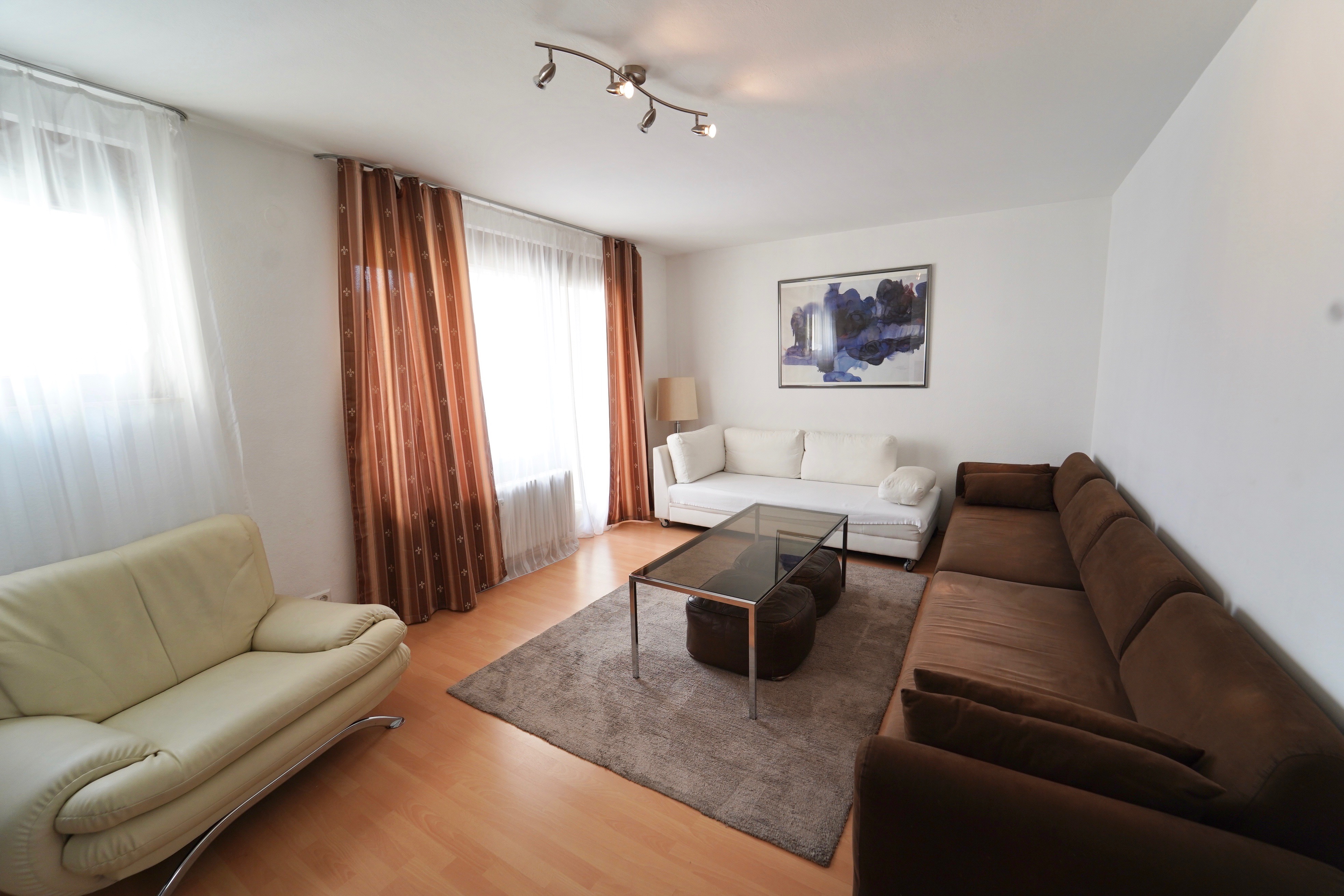 Zentrale 3-Zimmer Wohnung mit Privat Stellplatz und Balkon